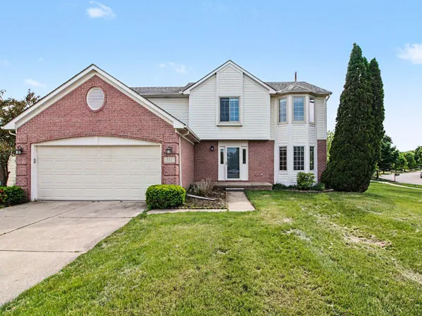 312 Red Rock Ct, Ann Arbor, MI 48103