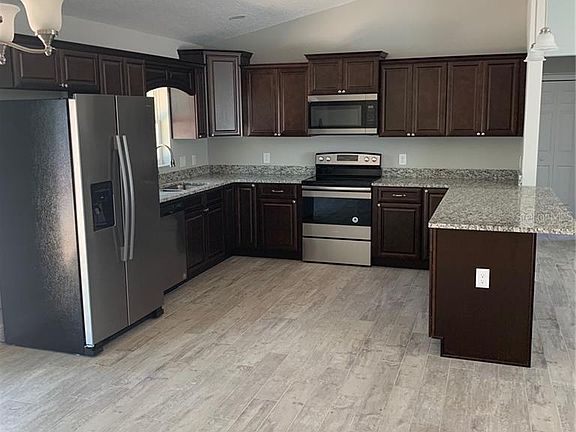 4th image of 1609 W Cary Dr