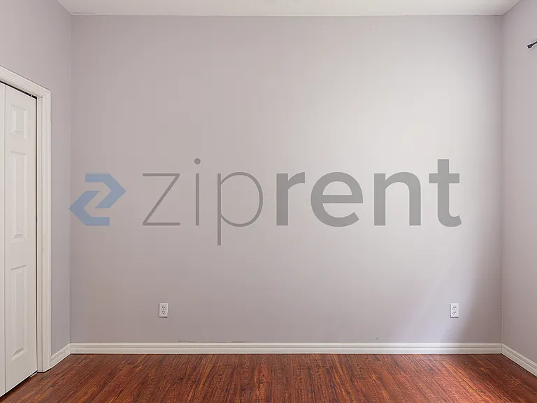 1933 Varick Way — Photo 10