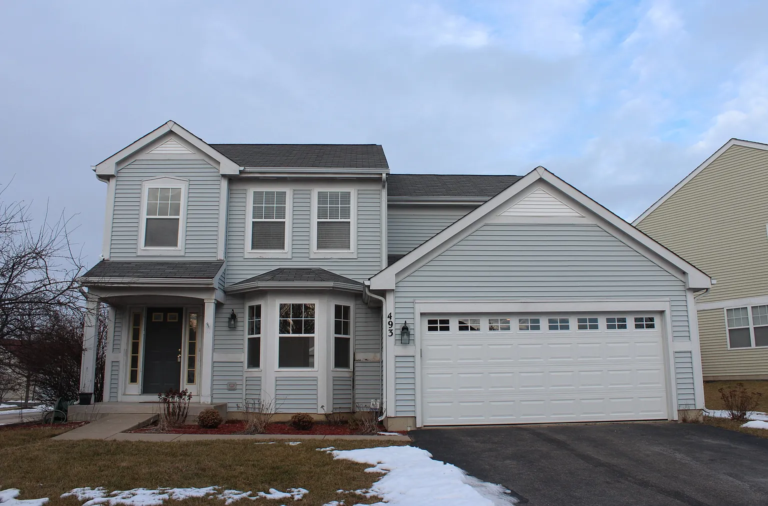 493 Finch Dr photo 1