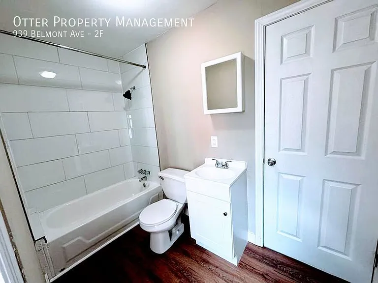 939 Belmont Ave #2F — Photo 12