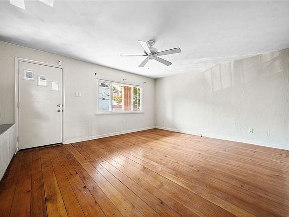 3rd image of 421 Ella St