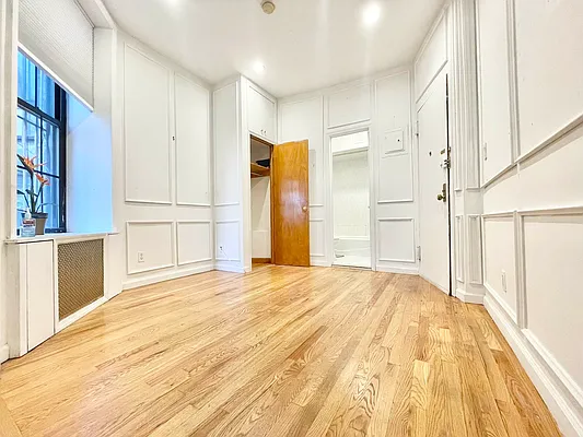 Rented by HOLTON REAL ESTATE INC. | media 14