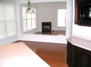 5670 Lierman Cir, Centreville, VA 20120