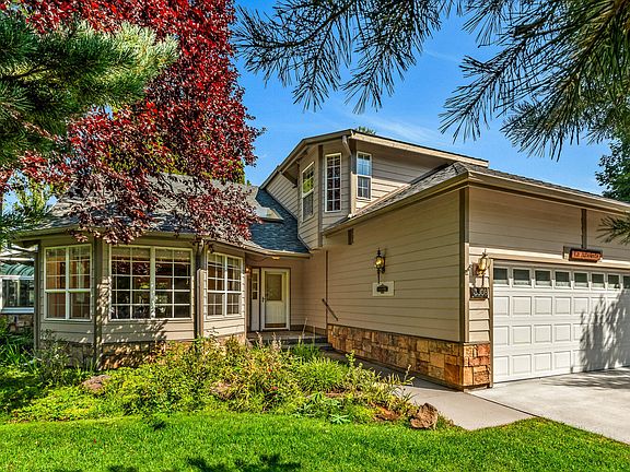 3rd image of 3308 NE Stonebrook Loop