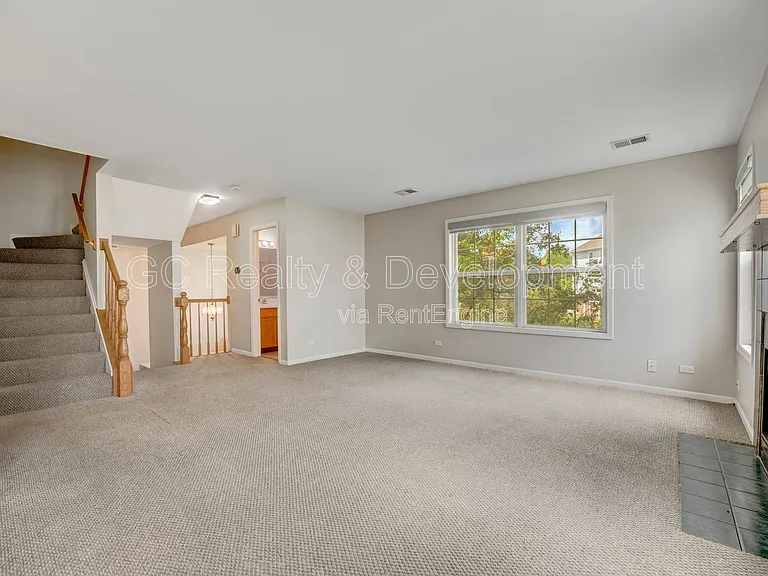 293 Regal Ct — Photo 4