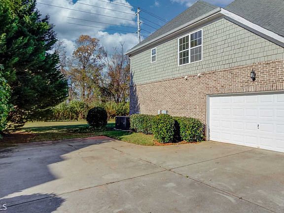 2nd image of 200 Carriage Station Dr
