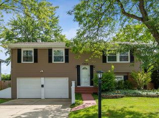 1409 Hassell Pl, Hoffman Estates, IL 60169