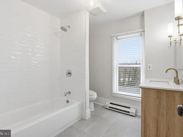 319 E A St #1 — Photo 14