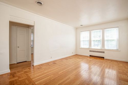 3rd image of 745 Westwood Dr #2