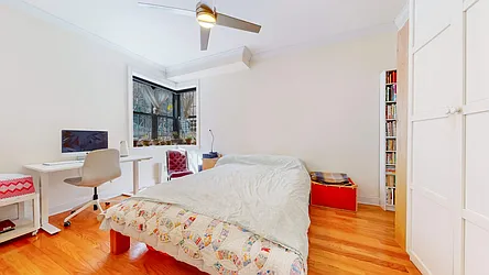 Rented by Bizzarro Agency