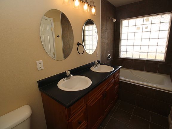 4 pc Master Bath
