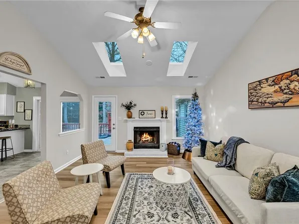 704 Yateley Ct, Chesapeake, VA 23322