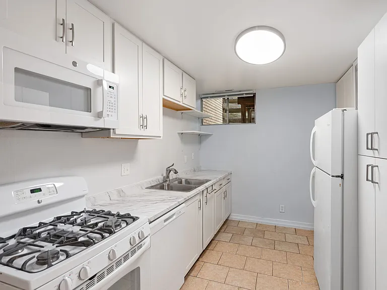 2703 Stanford Rd #B — Photo 2