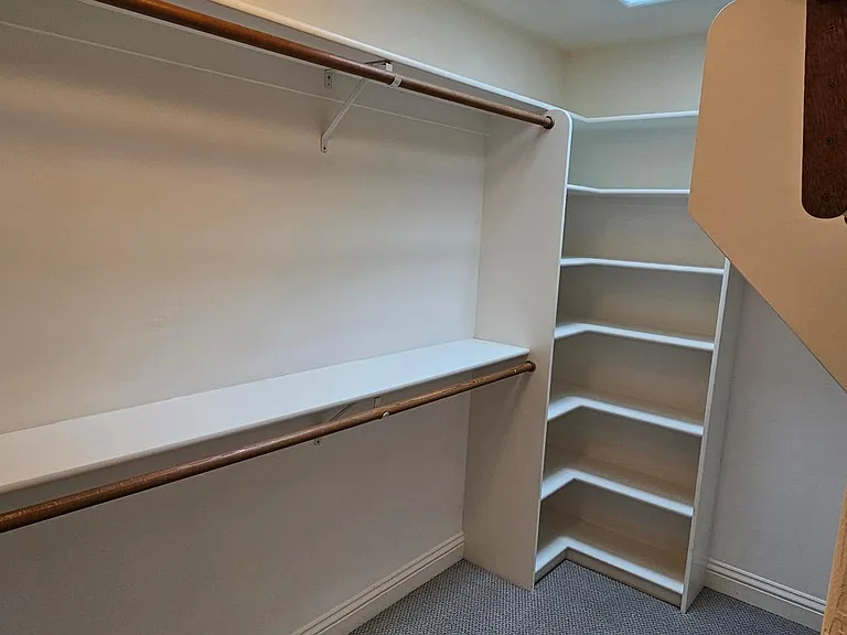 MB walking closet #1