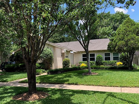 2nd image of 16203 Brookford Ct