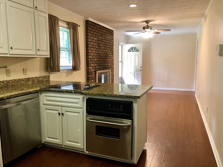 4578 Oakland Ter SW — Photo 8