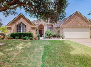 110 Pinion Dr, Euless, TX 76039