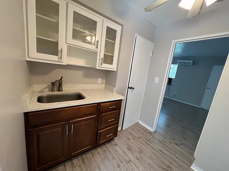 701 Bay St NE #3 — Photo 5