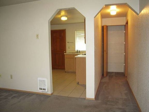 hallway w/linen closet