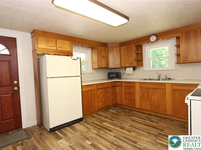151 Dogwood Dr — Photo 2