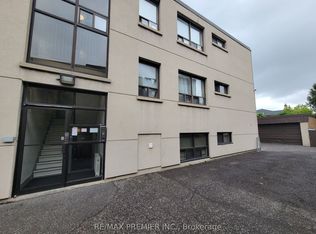 2637 Keele St #1, Toronto, ON M6L 2P2