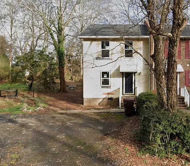 390 Micasa Dr — Photo 1