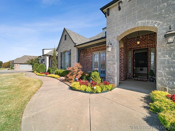 2nd image of 19225 E Twin Creeks Dr