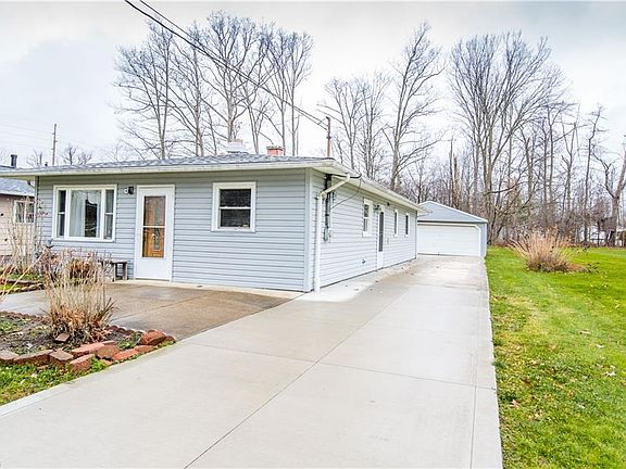 3rd image of 1242 Moneta Ave