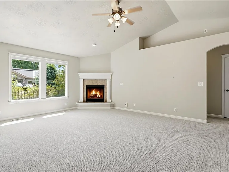 782 S Hydra Ave — Photo 26