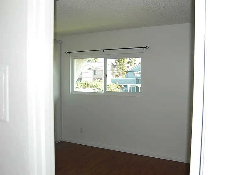659 S Webster Ave #17 — Photo 6