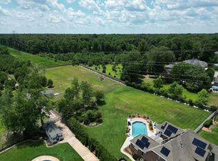 1067 Harwich Dr, Chesapeake, VA 23322