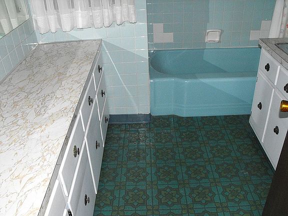 bathroom in main house