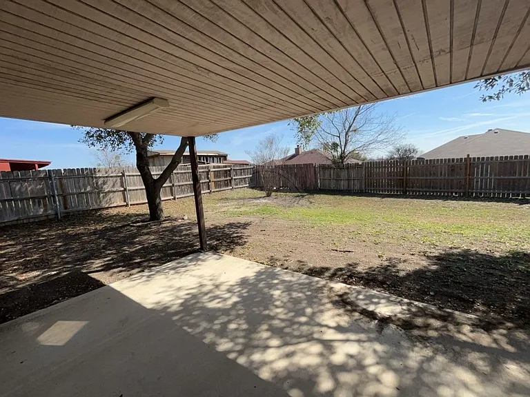 3906 Lone Oak Dr — Photo 18