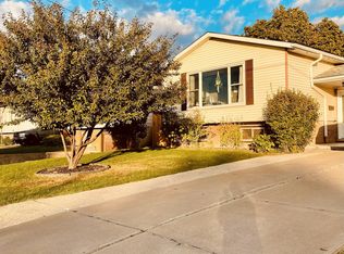 143 Highridge Ave, Hamilton, ON L8E 3L5