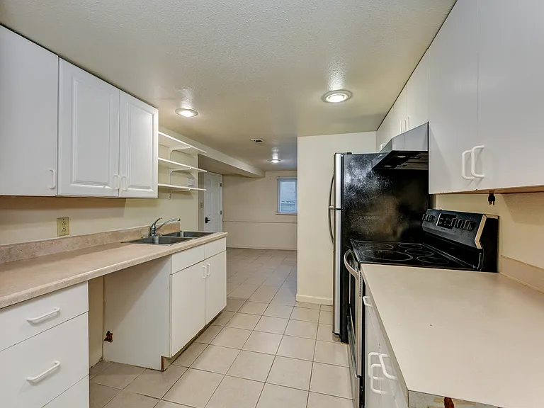 4707 Brooklyn Ave NE #E — Photo 5