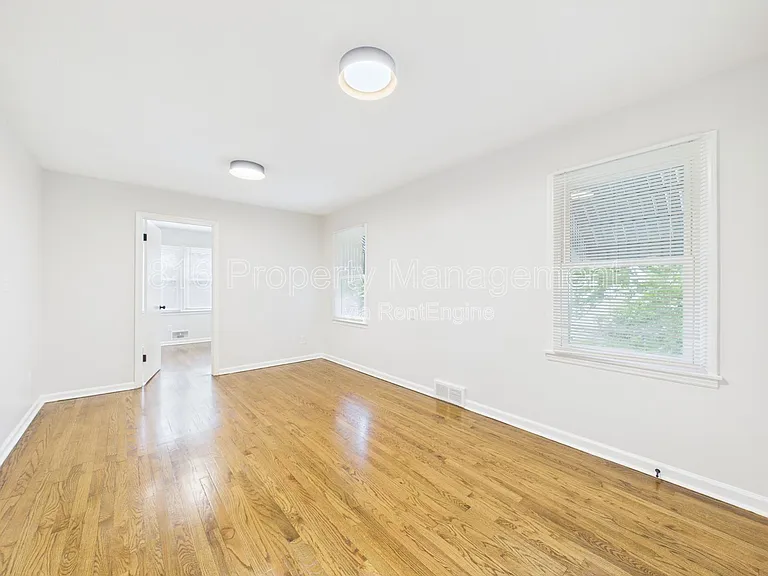 4279 E 60th Ter — Photo 12
