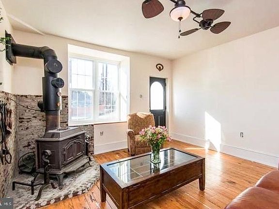 5th image of 4725 Umbria St