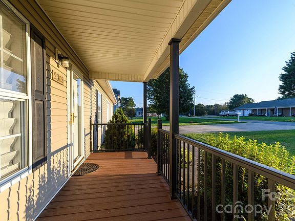 5th image of 2305 Good Shepard Ct