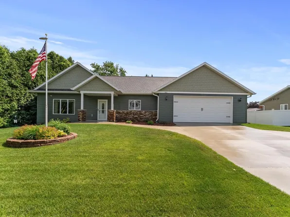 4821 West Custer STREET, Manitowoc, WI 54220
