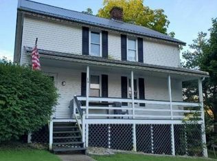 16 1st St, Star Junction, PA 15482