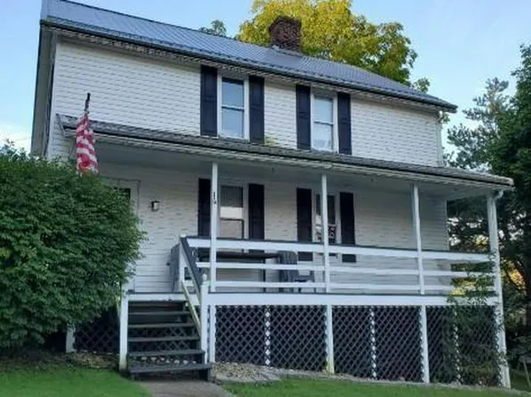16 1st St, Star Junction, PA 15482