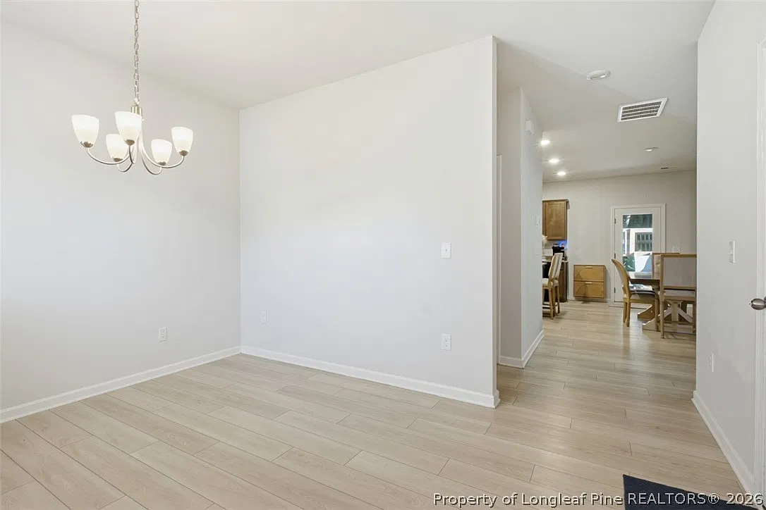 4 bed, 2.5 bath, 2122 sqft, $2,295 — Photo 4