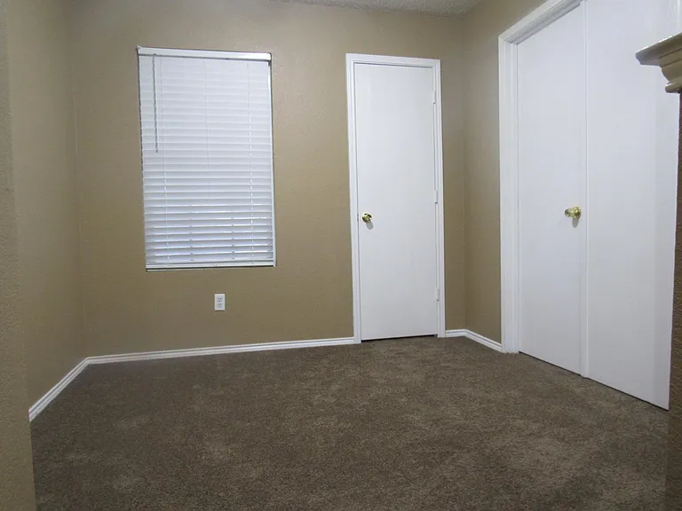 8724 Hunters Trl — Photo 12