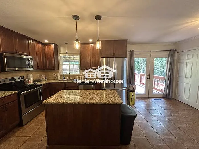 2501 Crestwood Cir — Photo 12