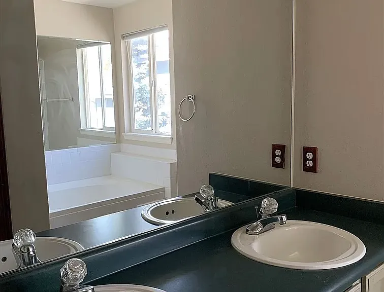 2226 Ashwood Pl — Photo 10