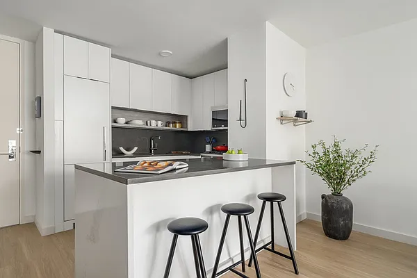 Rented by Bold Marketing | media 44