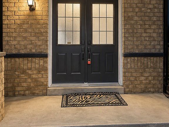 2nd image of 72 Baylawn Cir S
