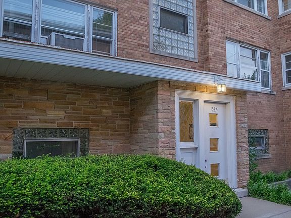 5th image of 1537 William St APT 1E