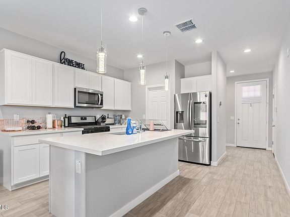 4th image of 504 N 110TH Drive